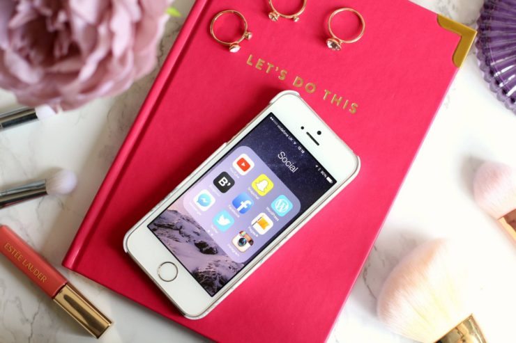 How to maintain a healthy relationship with social media