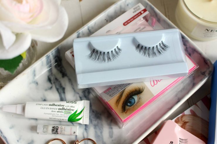 How to apply false eyelashes like a pro - Midsize Steph